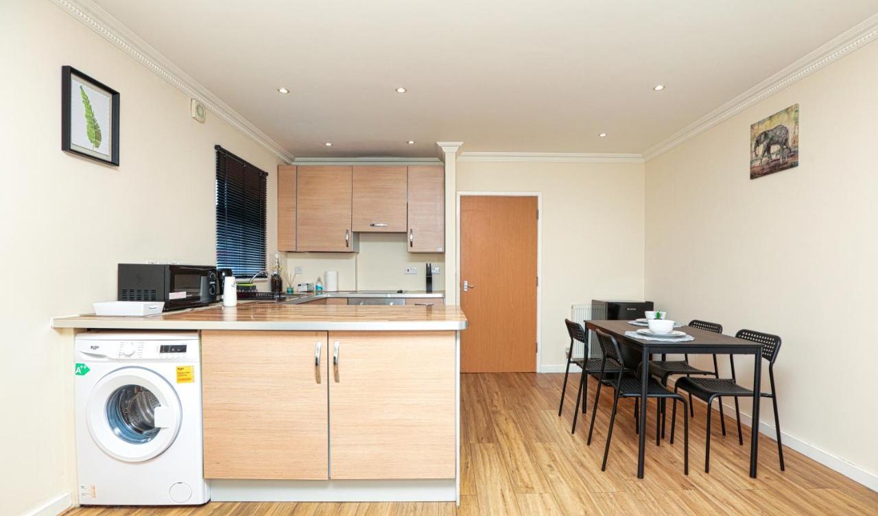 Surespring Apartment Erith Esterno foto