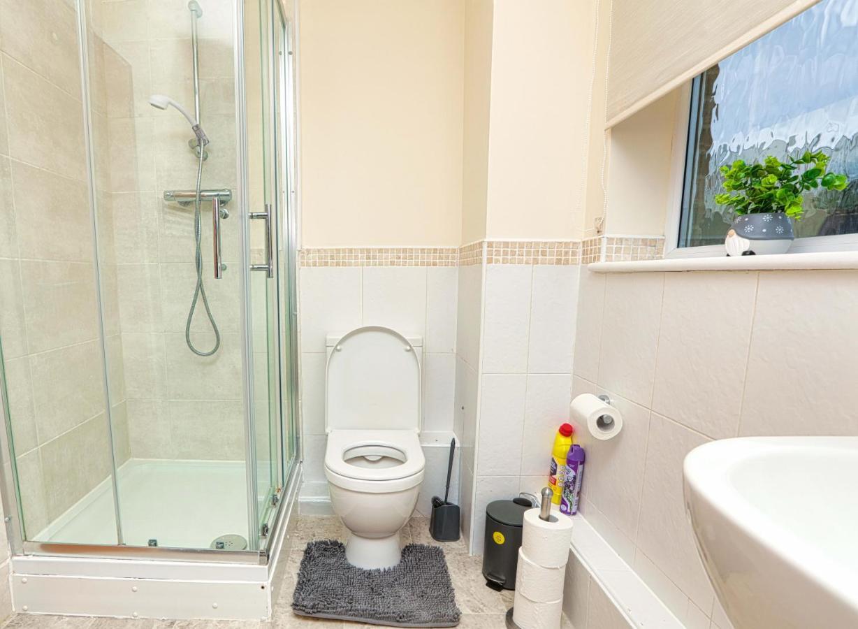 Surespring Apartment Erith Esterno foto